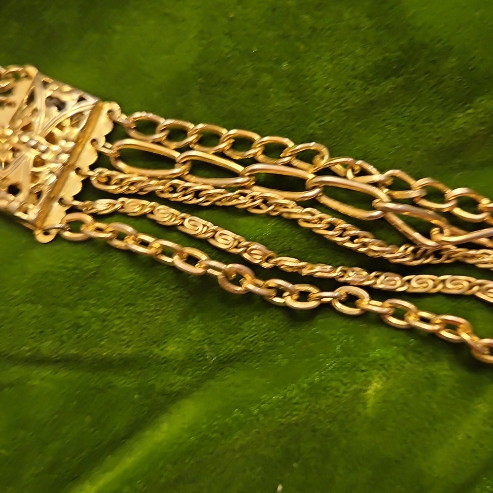 Vintage 5-layer Gold-tone Cascading Necklace with Locket - Women Jewelry - Picture 3 of 6